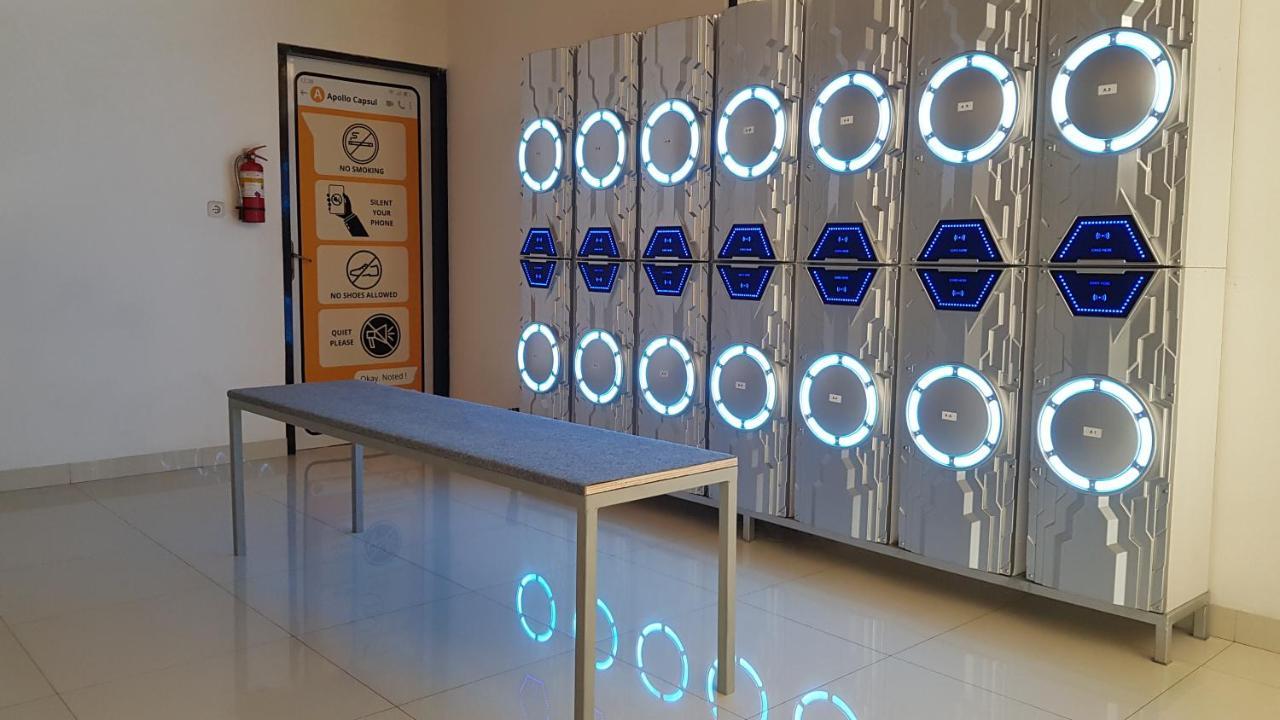Apollo Capsule Hotel Ende Bagian luar foto