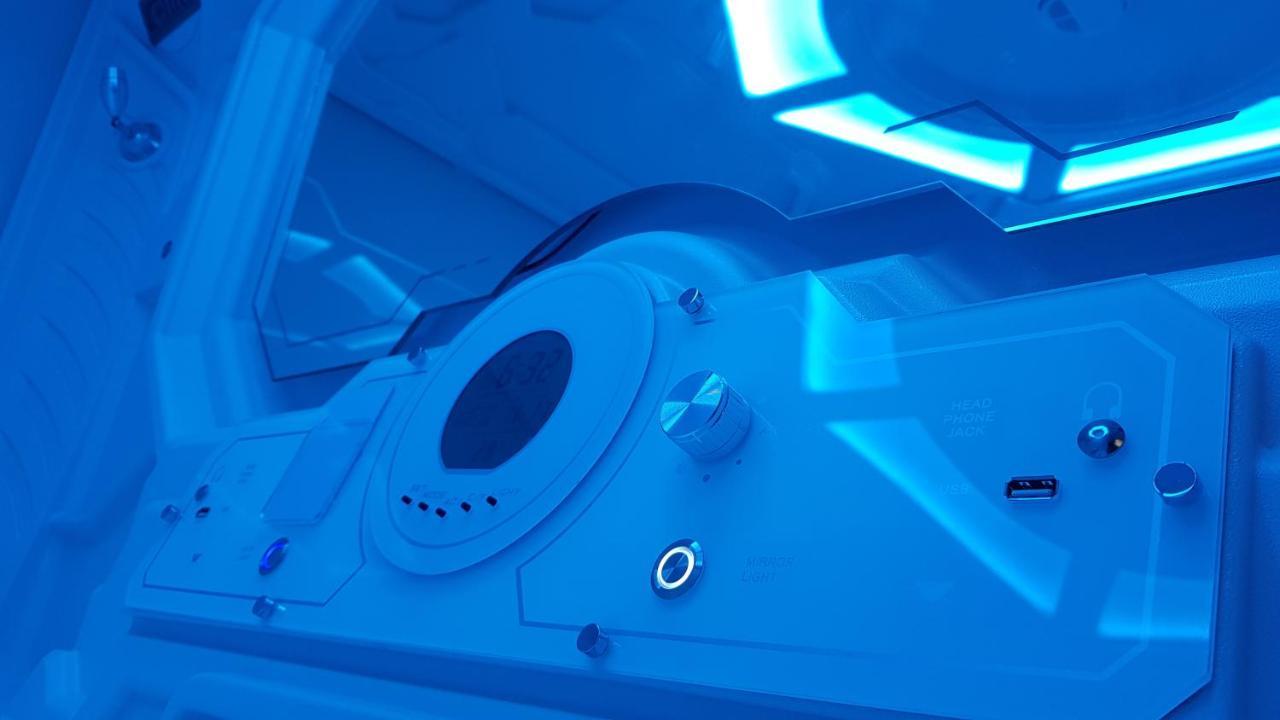 Apollo Capsule Hotel Ende Bagian luar foto